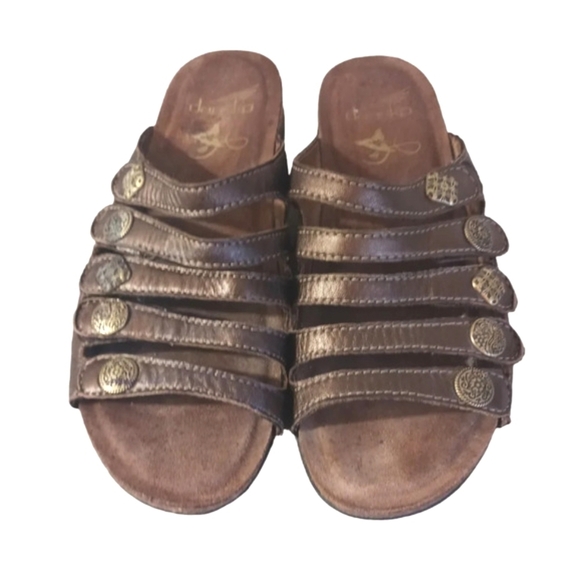 Dansko Janie Metallic Bronze Strappy Sandals with Gold Buttons 6.5-7 - Picture 2 of 10